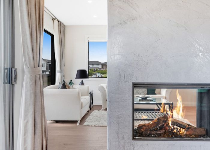  at 4 Hapukupuku Avenue, Beachlands, Manukau City, Auckland