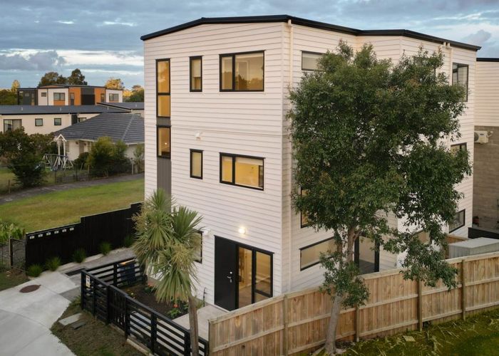  at 6/68 Smythe Road, Henderson, Auckland