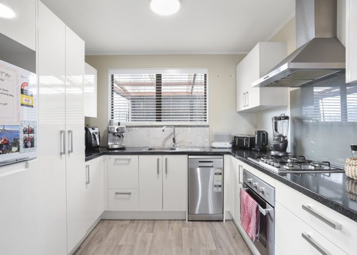  at 1/229 Waitemata Drive, Ranui, Auckland