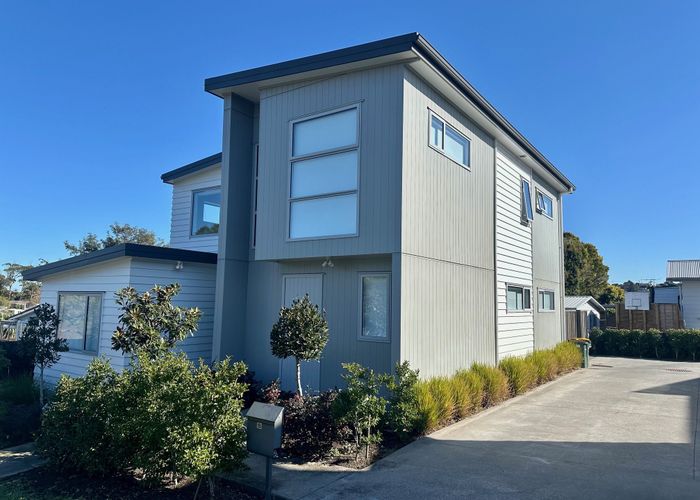  at 1B Pavola Grove, Glenfield, Auckland