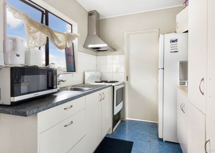 at 1/100 Shifnal Drive, Randwick Park, Auckland