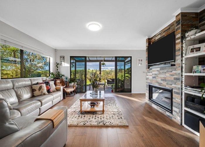  at 6 Bendemeer Place, Flat Bush, Auckland
