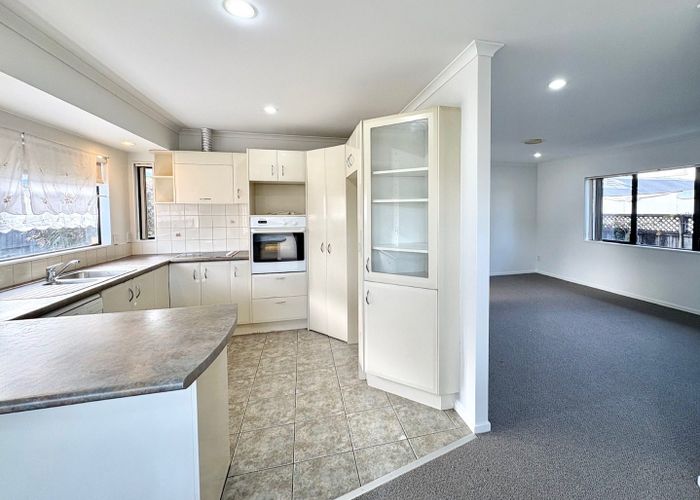  at 3 Grande Vue Road, Papatoetoe, Manukau City, Auckland