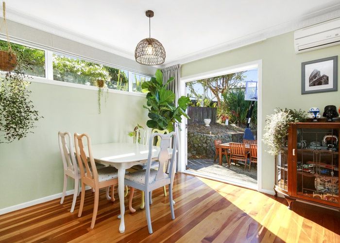  at 16 Mascot Street, Tawa, Wellington
