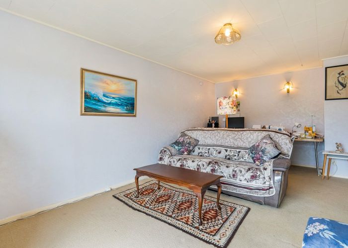 at 2/28 Hillside Drive, Maoribank, Upper Hutt