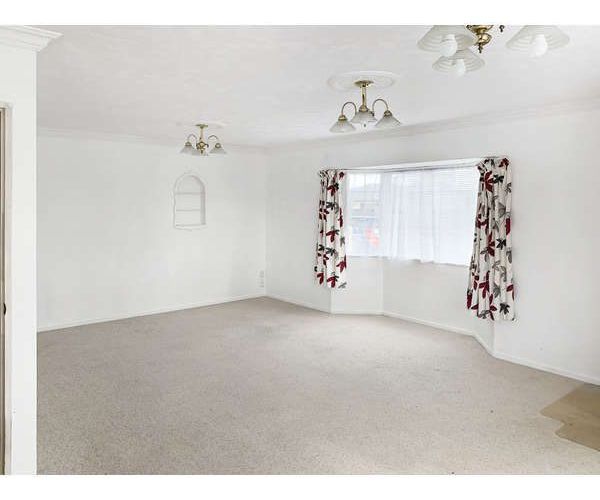  at 570 Queen Street East, Levin