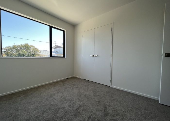  at 5/241 Don Buck Road, Massey, Waitakere City, Auckland