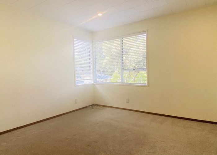  at 31 Contessa Drive, Glenfield, Auckland