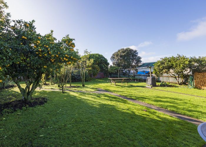  at 74 Meeanee Quay, Westshore, Napier