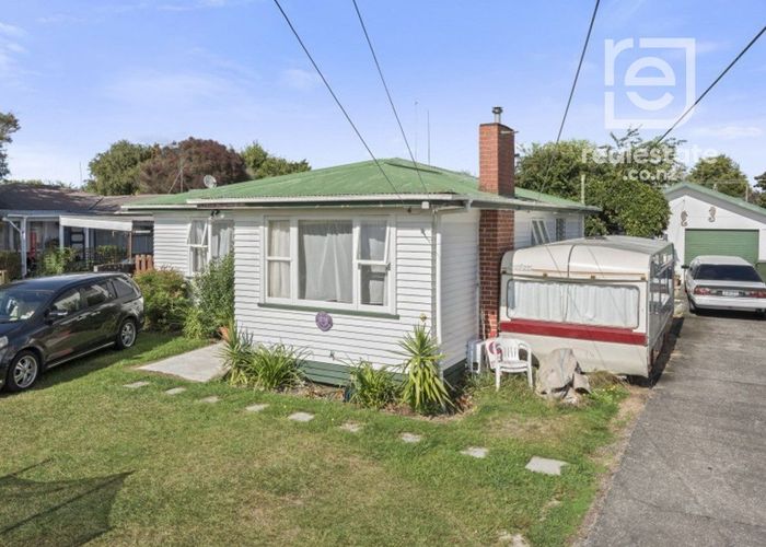  at 15 Dalesford Street, Silverdale, Hamilton, Waikato