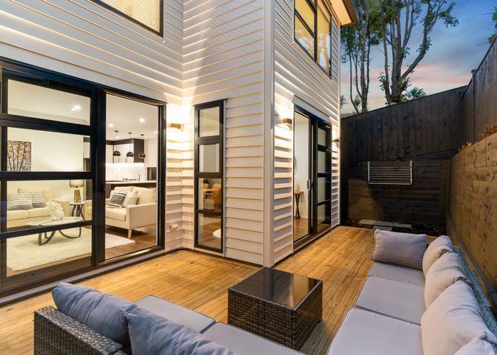  at 10 Egret Court, Unsworth Heights, North Shore City, Auckland
