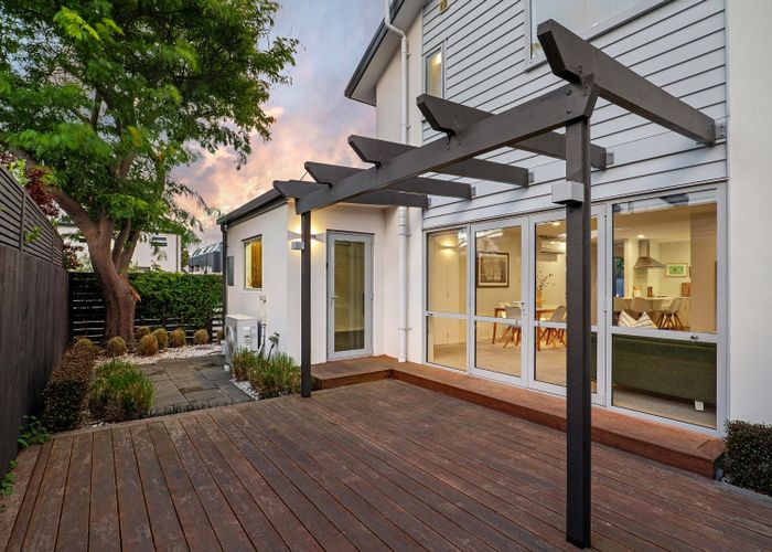  at 1/220 Salisbury Street, City Centre, Christchurch City, Canterbury