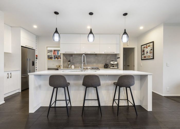  at 21 Brad Avenue, Flagstaff, Hamilton