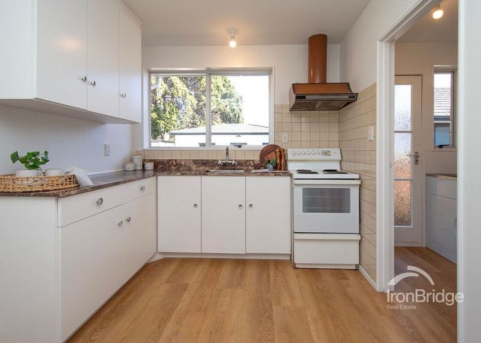  at 2/72 Waratah Street, Avondale, Christchurch City, Canterbury
