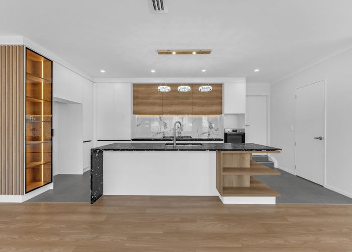 at 17 Meadowridge Drive, Flat Bush, Manukau City, Auckland