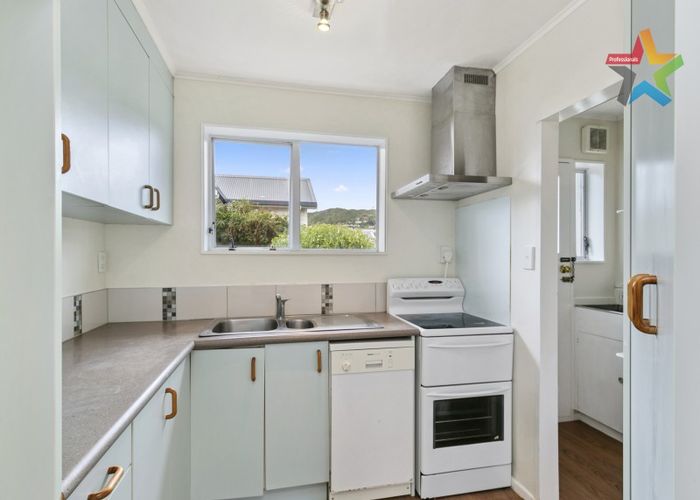  at 2/35 Parkvale Road, Karori, Wellington