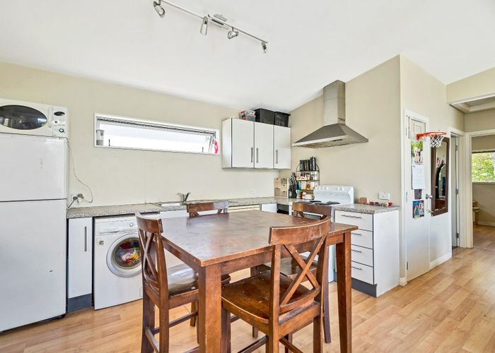  at 1 Pitcher Place, Glen Eden, Auckland