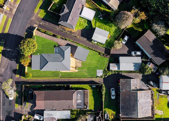 at 30 Becker Drive, Weymouth, Manukau City, Auckland