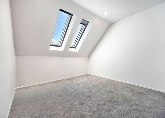  at 15d Pipitea Place, Massey East, Waitakere City, Auckland