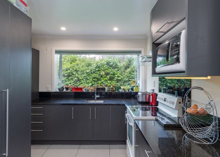  at 8 Davis Crescent, Elderslea, Upper Hutt, Wellington