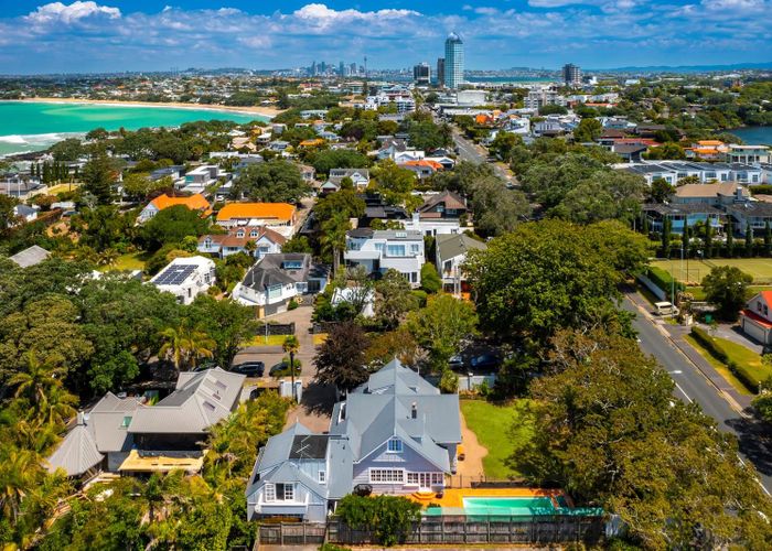  at 2 Minnehaha Avenue, Takapuna, Auckland