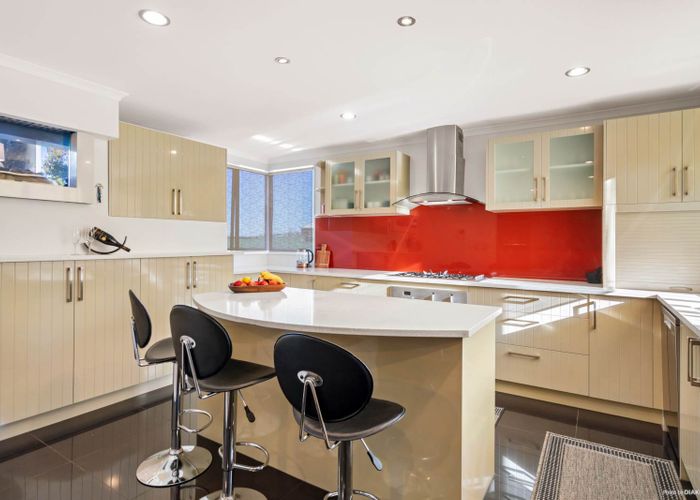  at 14 McCrystal Avenue, Bucklands Beach, Auckland