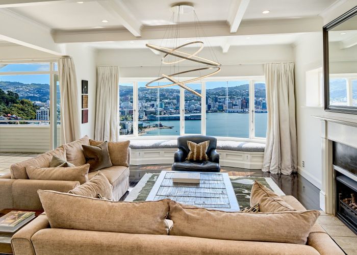  at 43 The Crescent, Roseneath, Wellington, Wellington