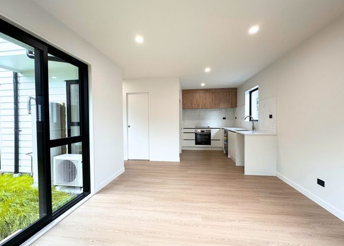  at Lot 8, 24 Tupaki Place, Pakuranga Heights, Manukau City, Auckland