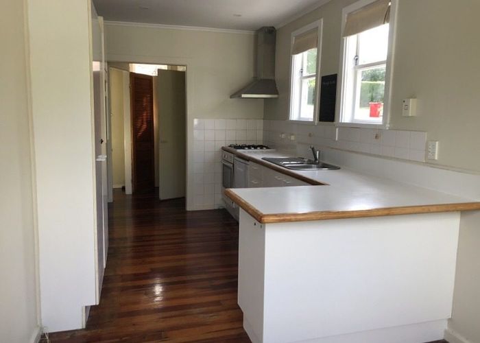  at 8 Mamaku Street, Meadowbank, Auckland City, Auckland