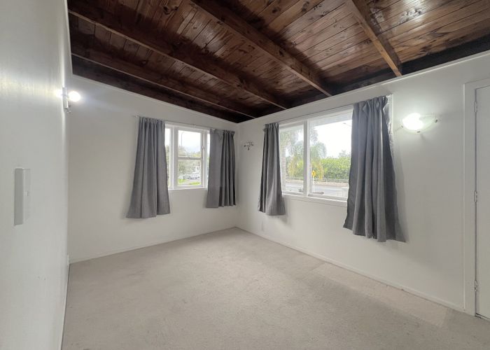  at 52 Tiverton Road, New Windsor, Auckland City, Auckland
