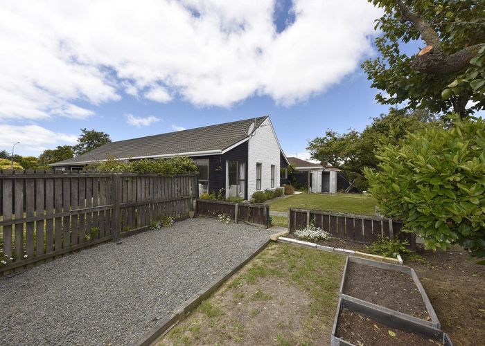  at 2/3 Wanstead Place, Woolston, Christchurch
