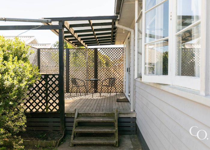  at 1005 Hood Street, Mayfair, Hastings