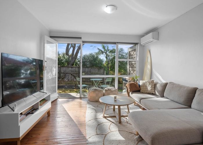  at 8/77 Old Lake Road, Narrow Neck, Auckland