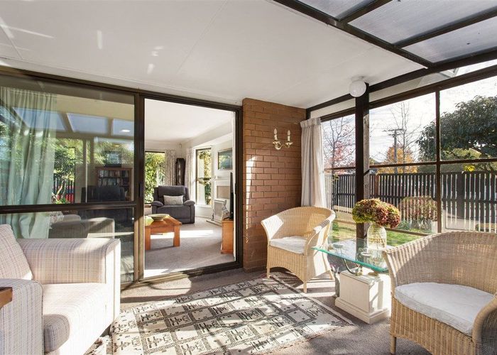  at 1/124 Hamilton Avenue, Ilam, Christchurch