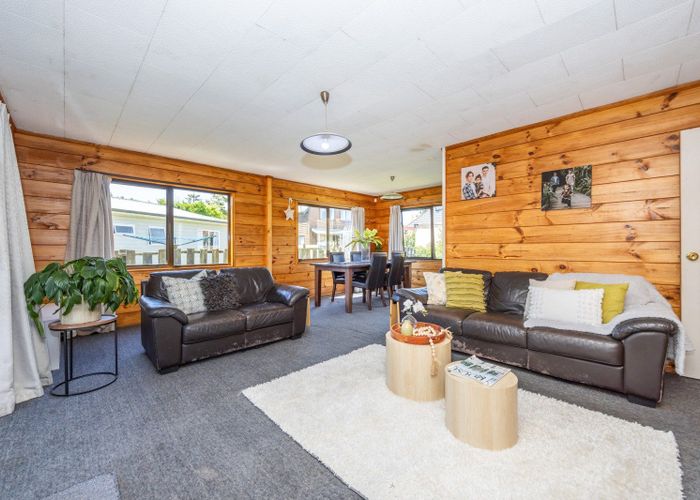  at 8B Bains Avenue, Hamilton East, Hamilton