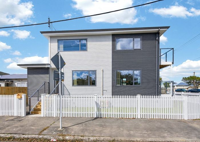  at 2 Meadows Avenue, Waiwhetu, Lower Hutt, Wellington