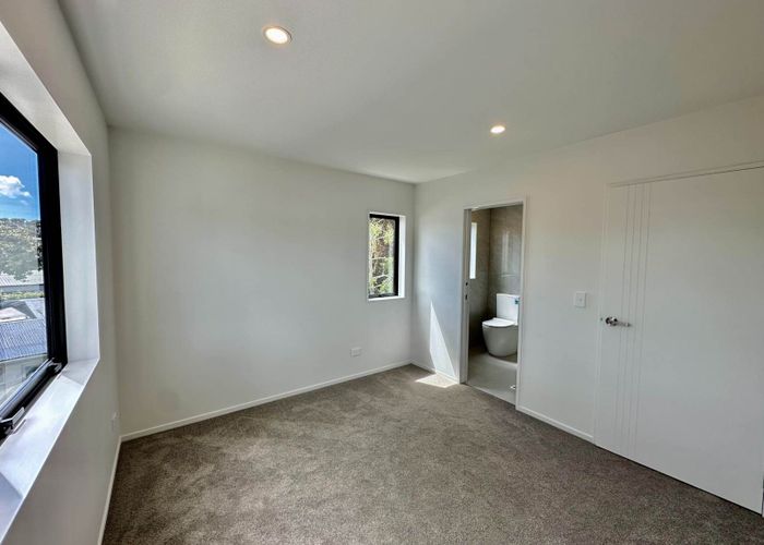  at 2/22 Coniston Avenue, Te Atatu South, Auckland