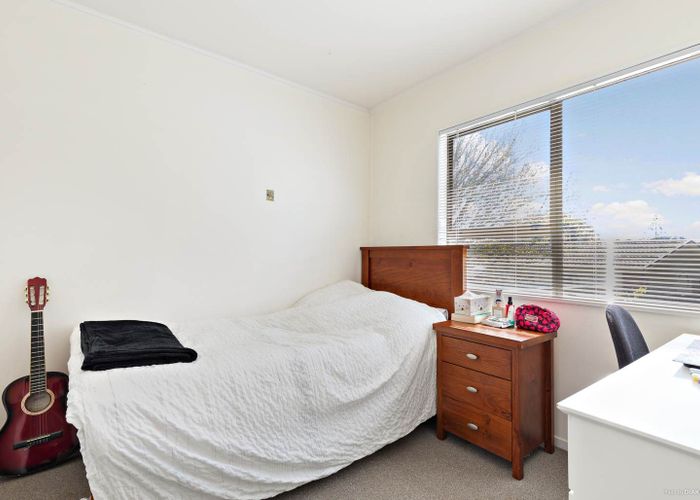  at 2/1 Simon Ellice Drive, Bayview, North Shore City, Auckland