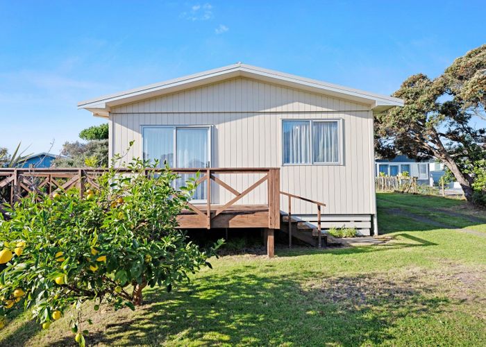  at 48 Norfolk Crescent, Otaki Beach, Otaki
