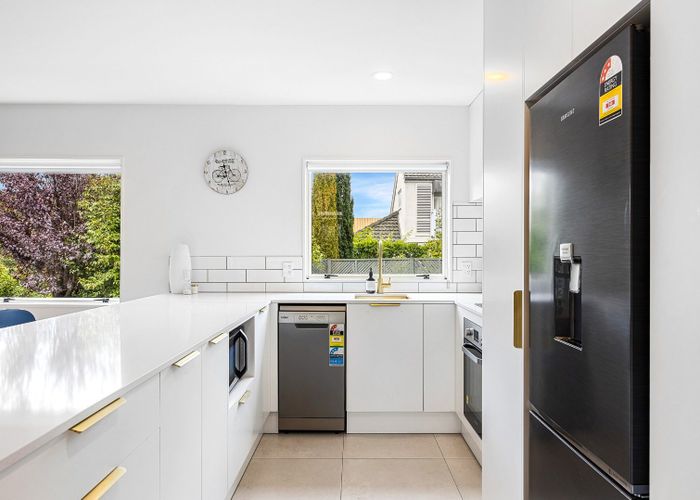  at 2/100 Rossall Street, Merivale, Christchurch City, Canterbury