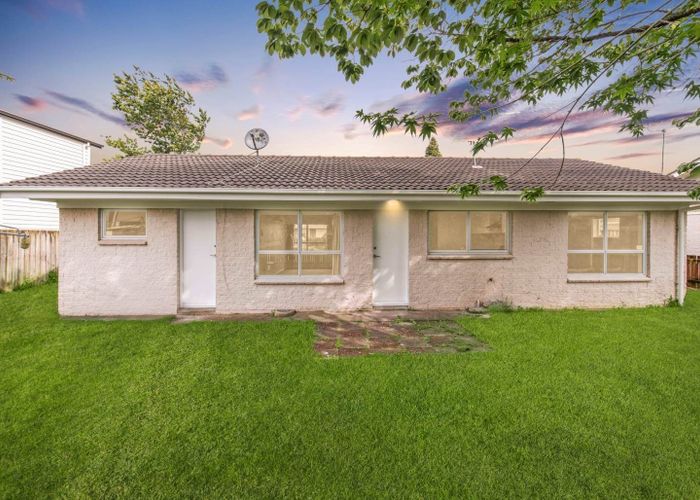 at 2/27 Manse Road, Pahurehure, Papakura