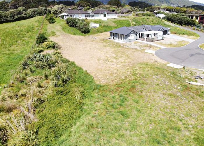 at 8 Arapipi Way, Peka Peka, Waikanae