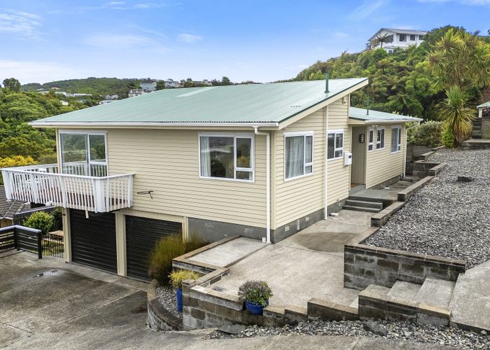  at 42 Mulberry Street, Maungaraki, Lower Hutt, Wellington