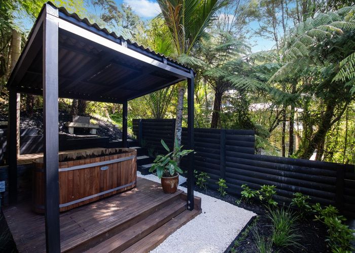  at 87 Laingholm Drive, Laingholm, Auckland
