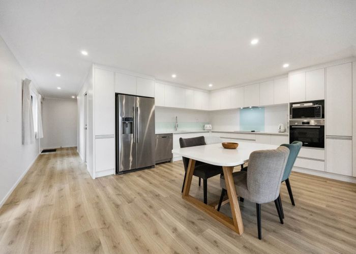  at 2a Albionvale Road, Glen Eden, Waitakere City, Auckland