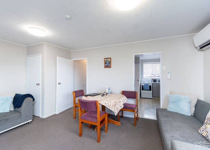  at 8J Montgomery Crescent, Clouston Park, Upper Hutt
