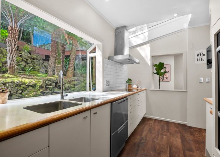  at 59 Pohutukawa Avenue, Shelly Park, Manukau City, Auckland