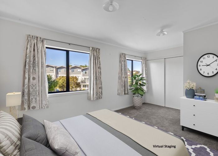  at 2/5 John Jennings Drive, Oteha, Auckland