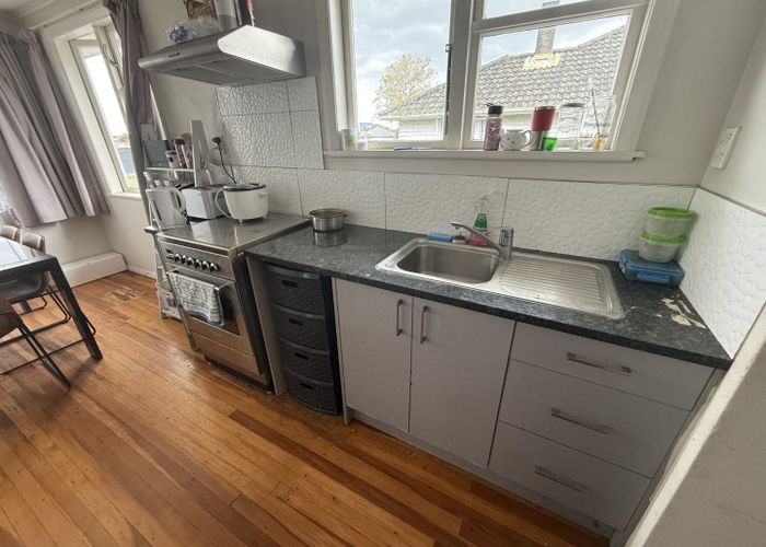  at 5 Viscount Street, Mangere, Auckland