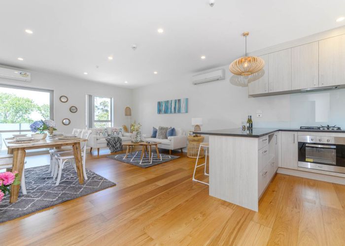  at 1/147 Albany Highway, Unsworth Heights, Auckland